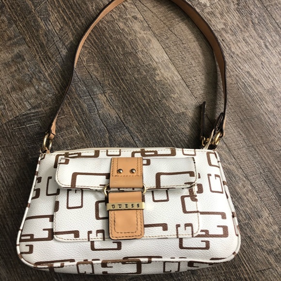 guess hand purse